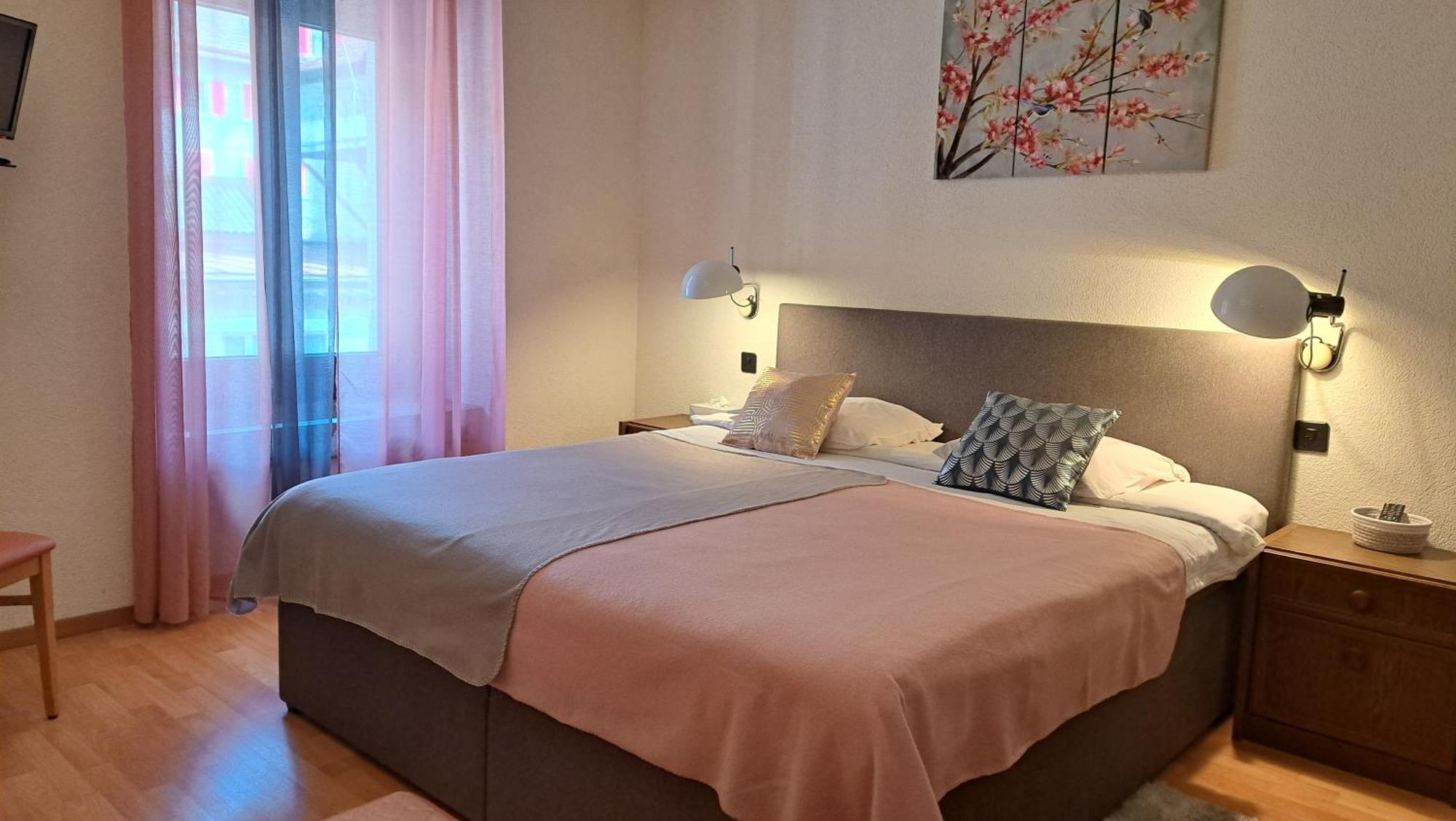 Hotel La Fontaine Saint-Imier ภายนอก รูปภาพ